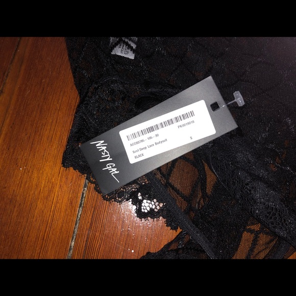 Nasty Gal Black Lace Bodysuit - Picture 3 of 3